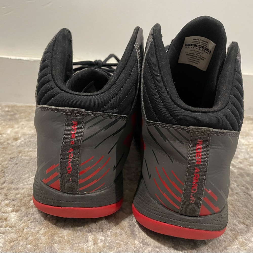 Under Armour Mens Basketball Mid-Top Gray/Black/Red Sneakers Sz 10.5 1259015-021 - Picture 5 of 12